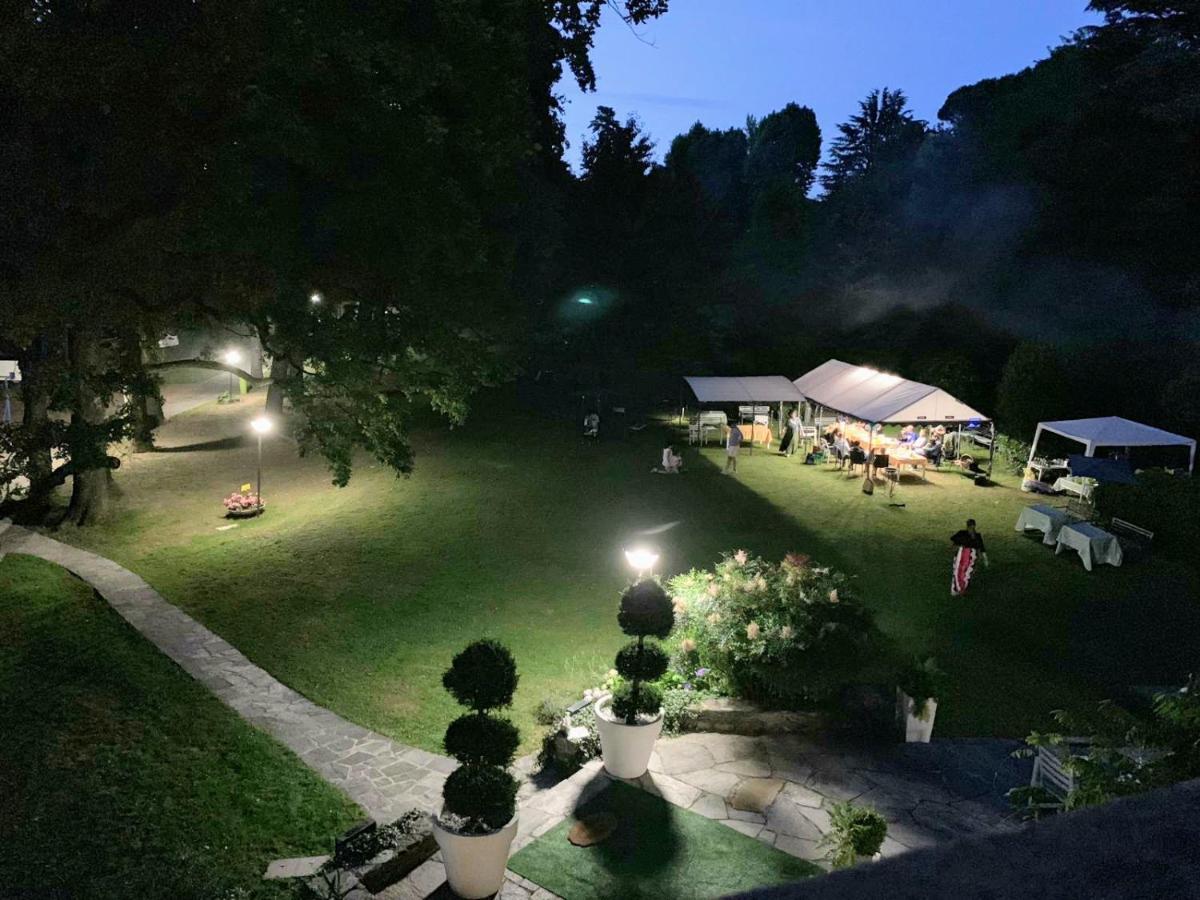 "La Selvetta" Bed And Breakfast Buguggiate Bagian luar foto