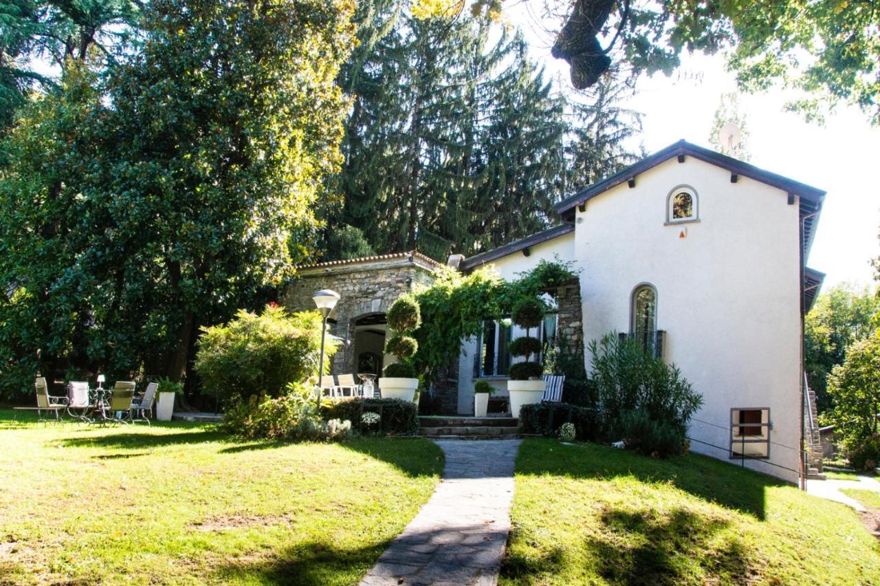"La Selvetta" Bed And Breakfast Buguggiate Bagian luar foto