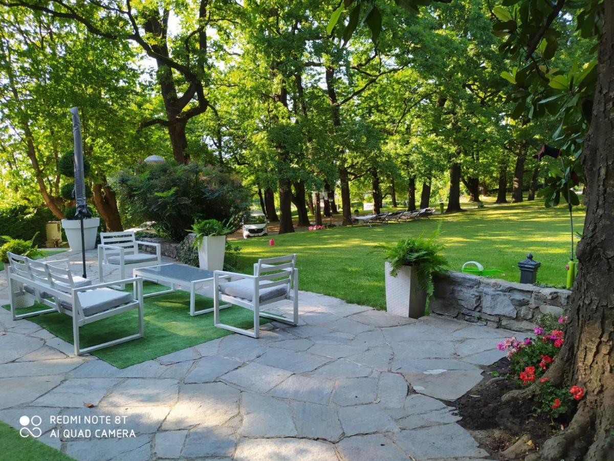 "La Selvetta" Bed And Breakfast Buguggiate Bagian luar foto