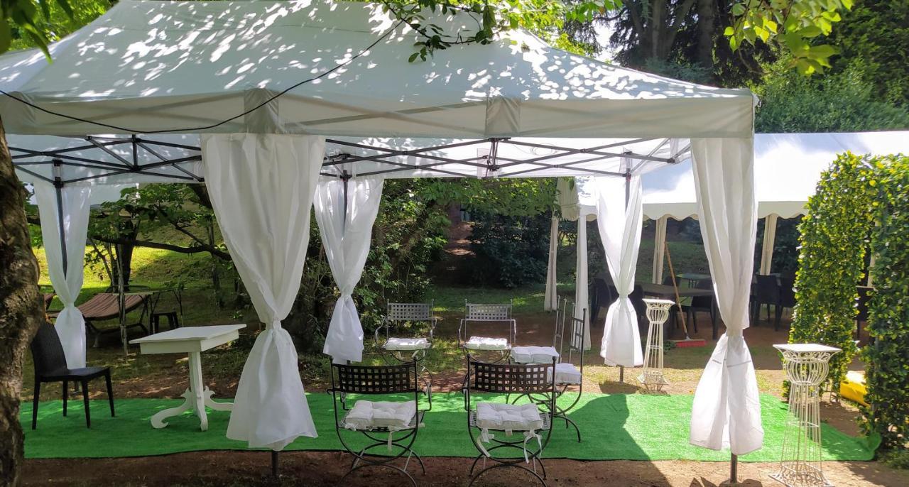 "La Selvetta" Bed And Breakfast Buguggiate Bagian luar foto