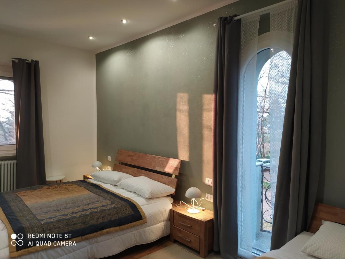 "La Selvetta" Bed And Breakfast Buguggiate Bagian luar foto