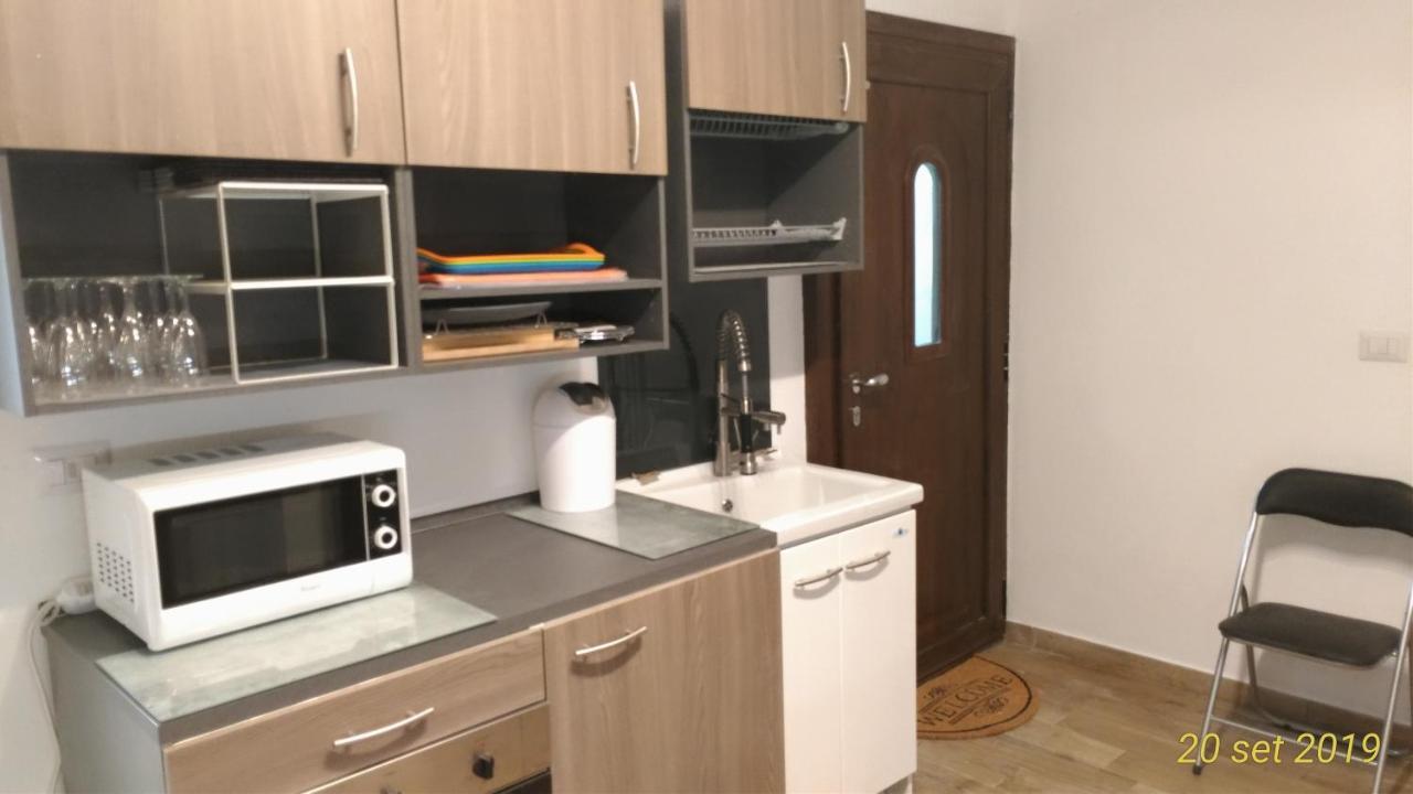 "La Selvetta" Bed And Breakfast Buguggiate Bagian luar foto
