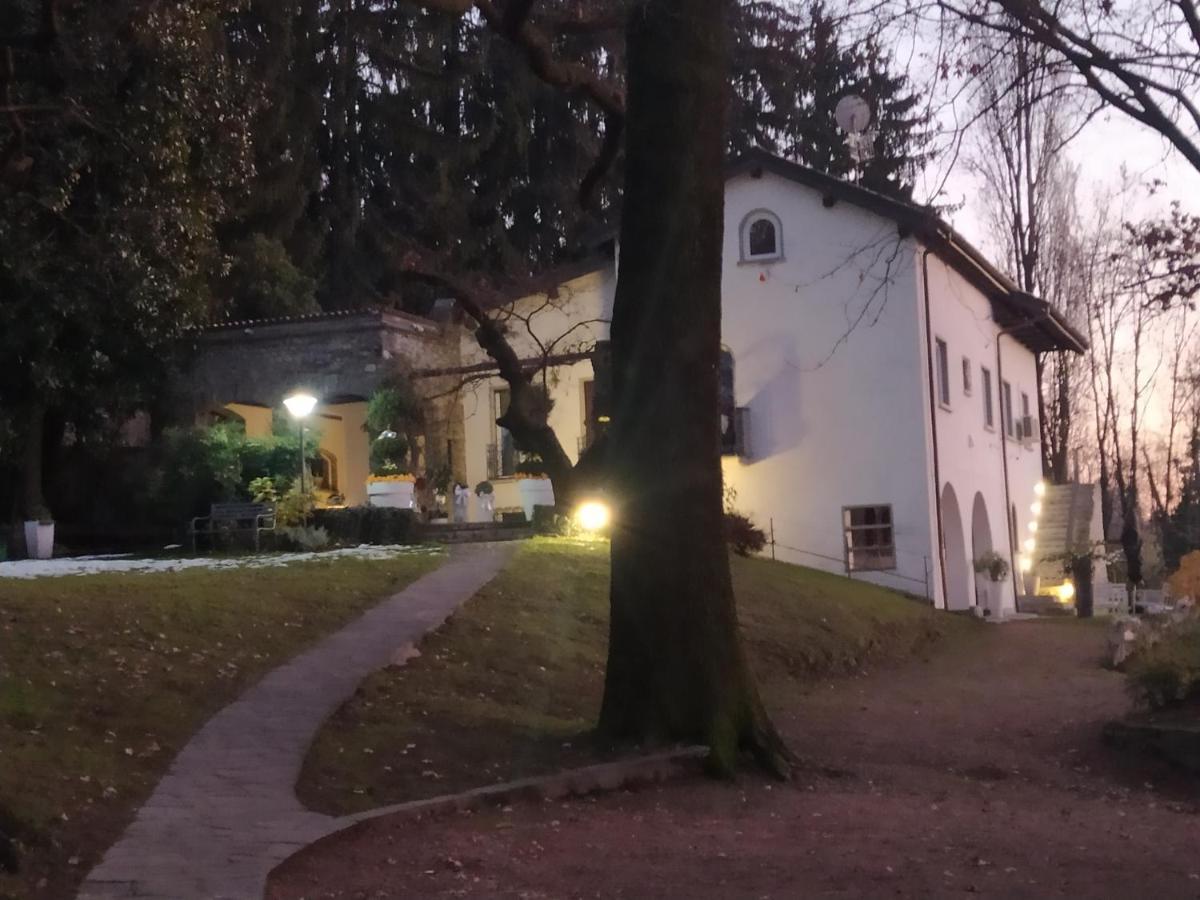 "La Selvetta" Bed And Breakfast Buguggiate Bagian luar foto