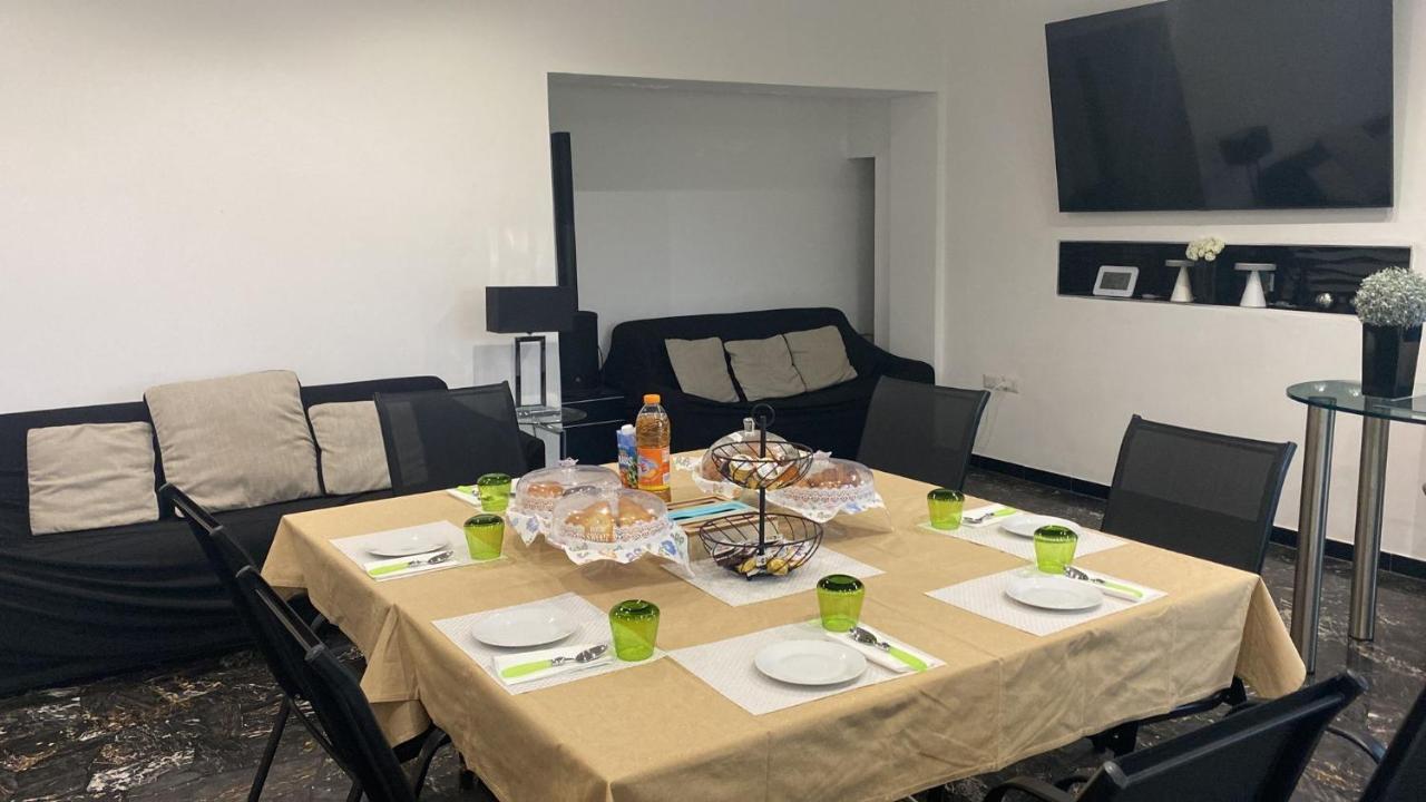 "La Selvetta" Bed And Breakfast Buguggiate Bagian luar foto