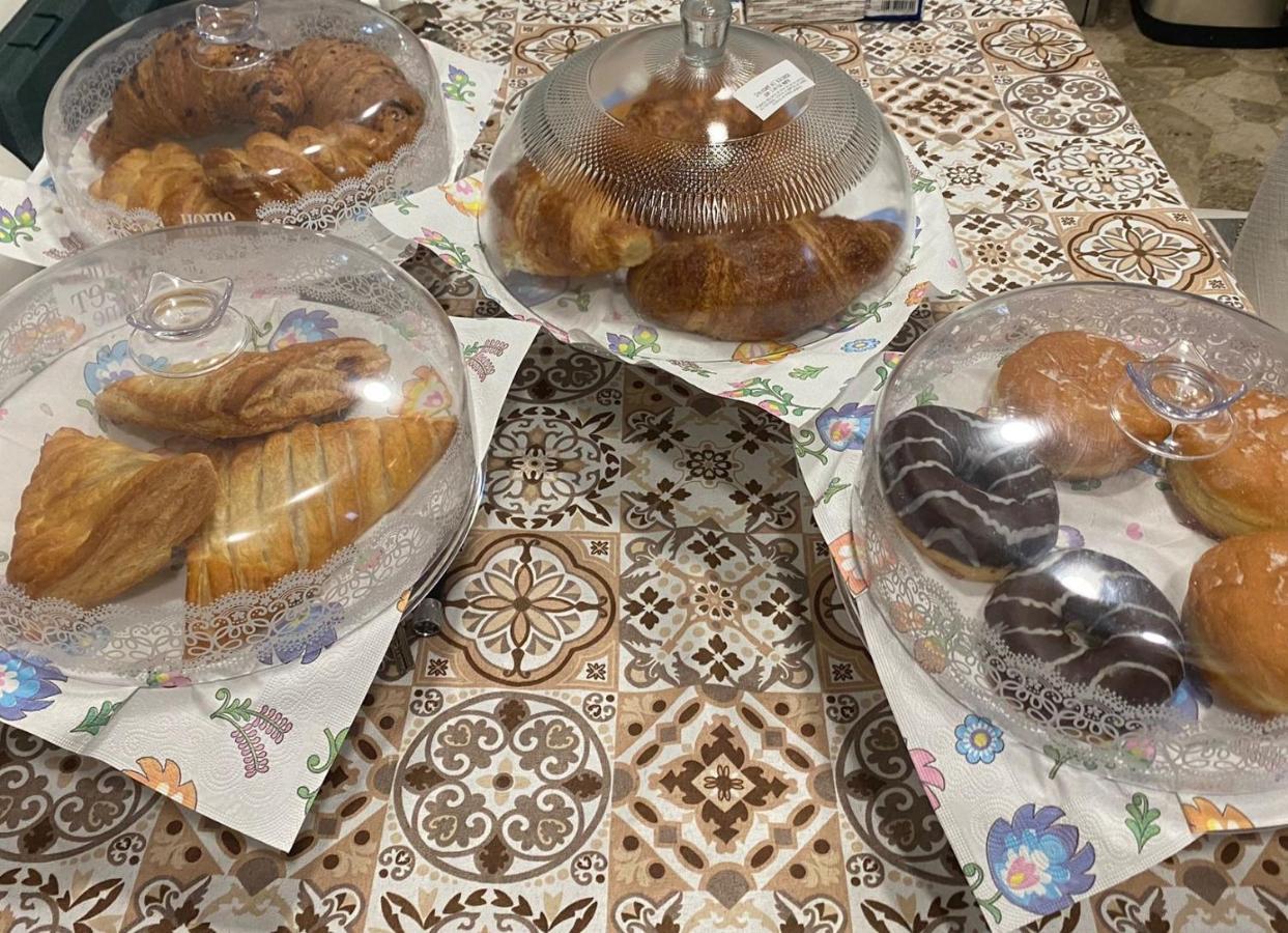 "La Selvetta" Bed And Breakfast Buguggiate Bagian luar foto
