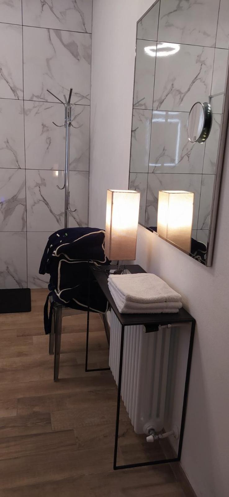 "La Selvetta" Bed And Breakfast Buguggiate Bagian luar foto