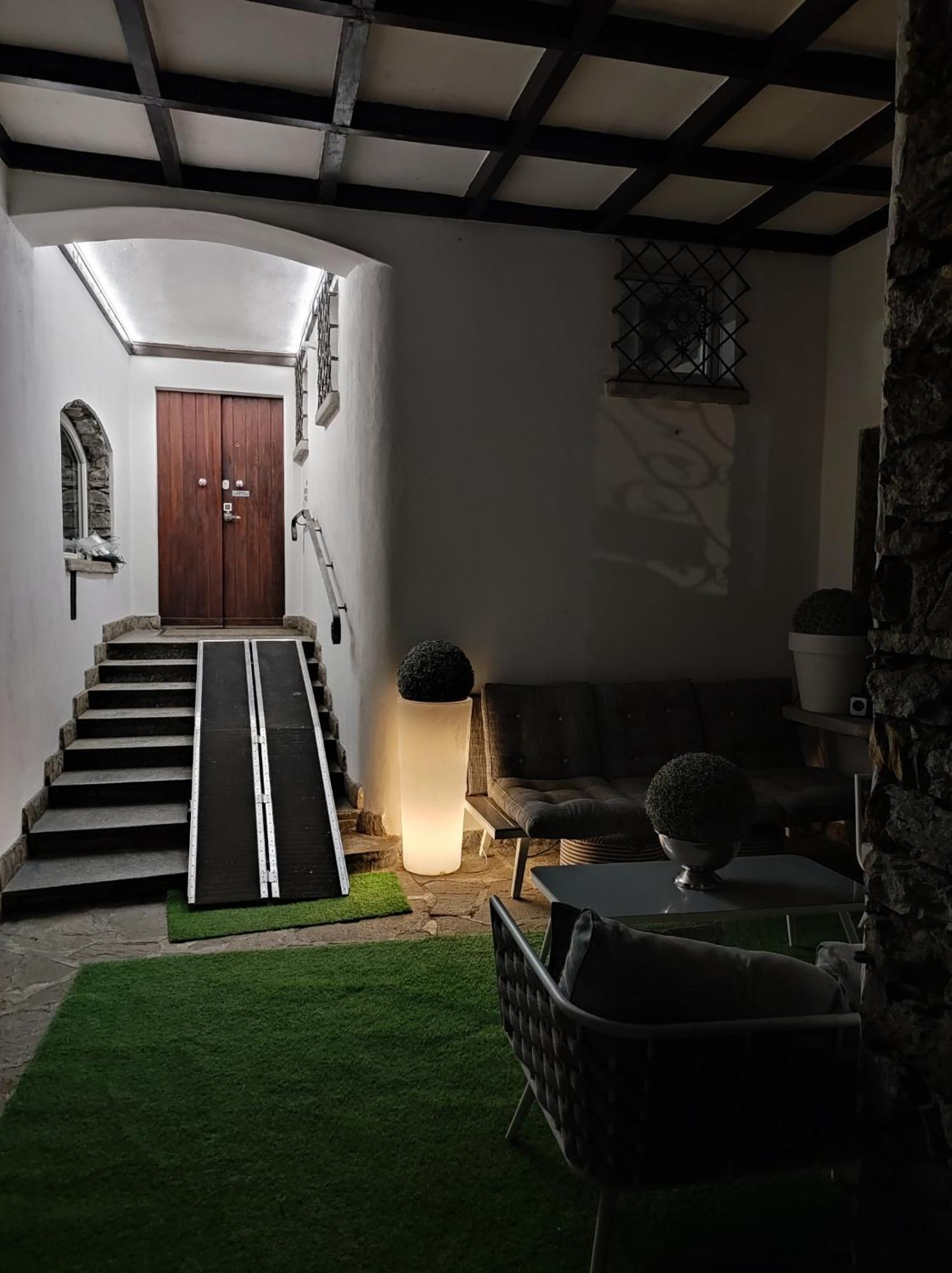 "La Selvetta" Bed And Breakfast Buguggiate Bagian luar foto