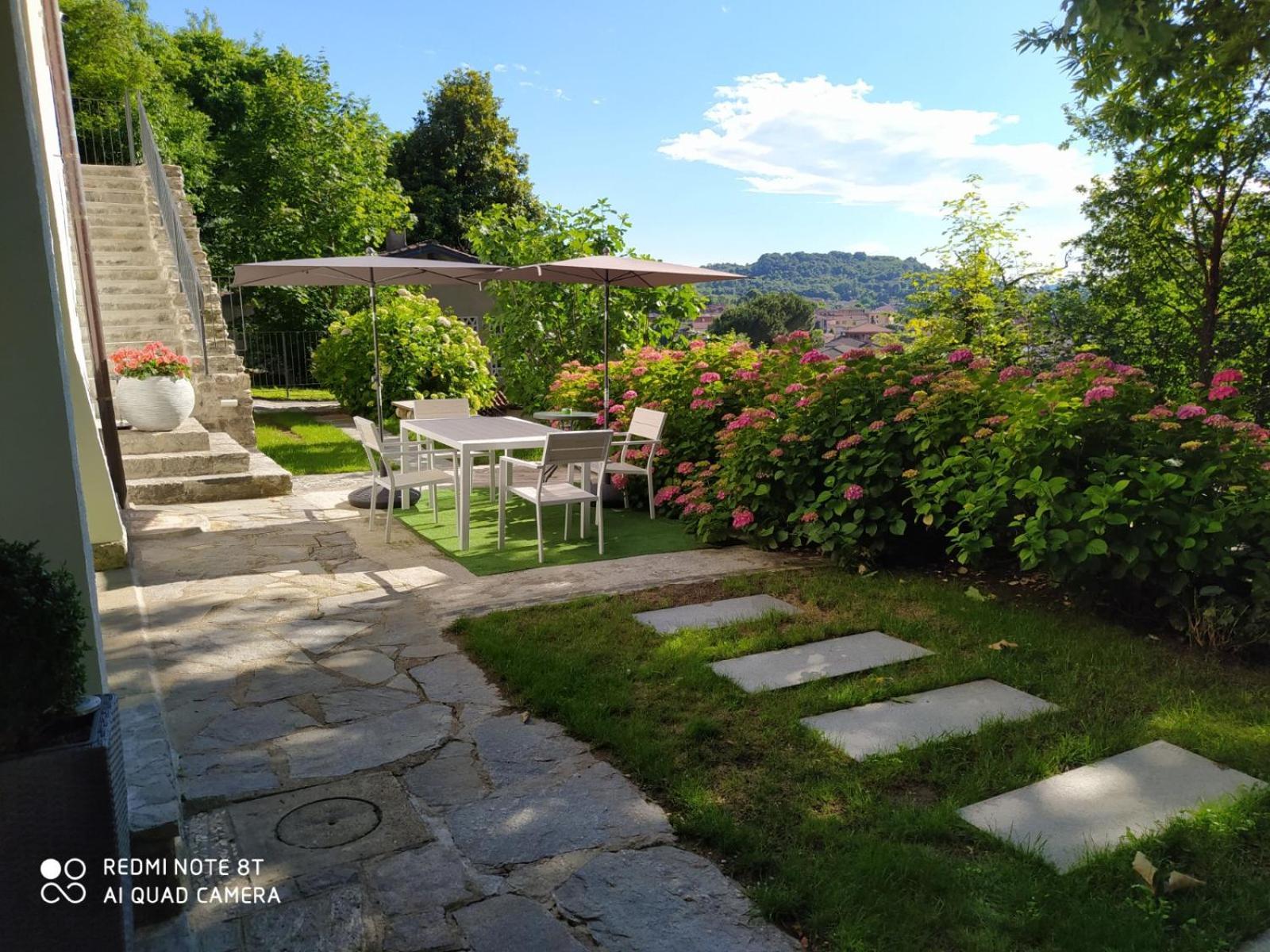 "La Selvetta" Bed And Breakfast Buguggiate Bagian luar foto