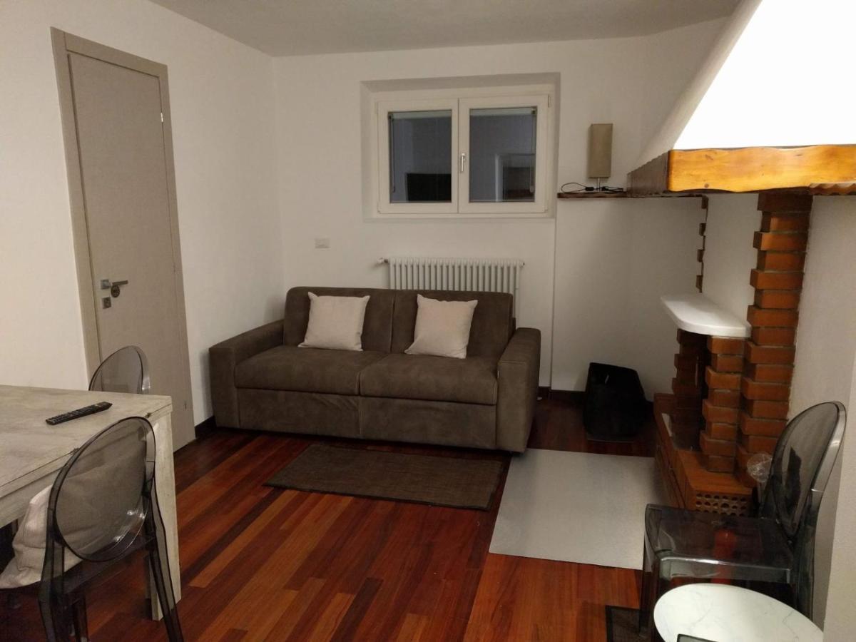 "La Selvetta" Bed And Breakfast Buguggiate Bagian luar foto