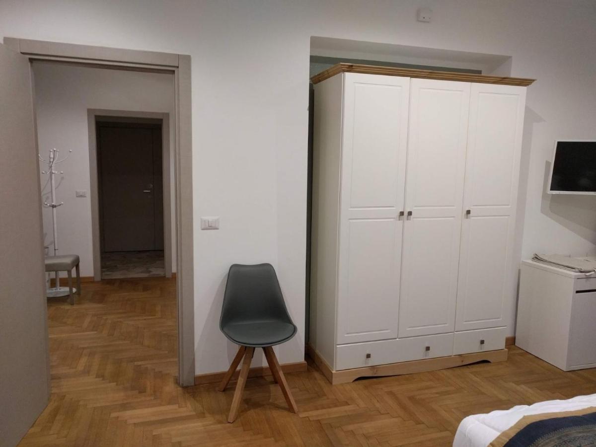 "La Selvetta" Bed And Breakfast Buguggiate Bagian luar foto