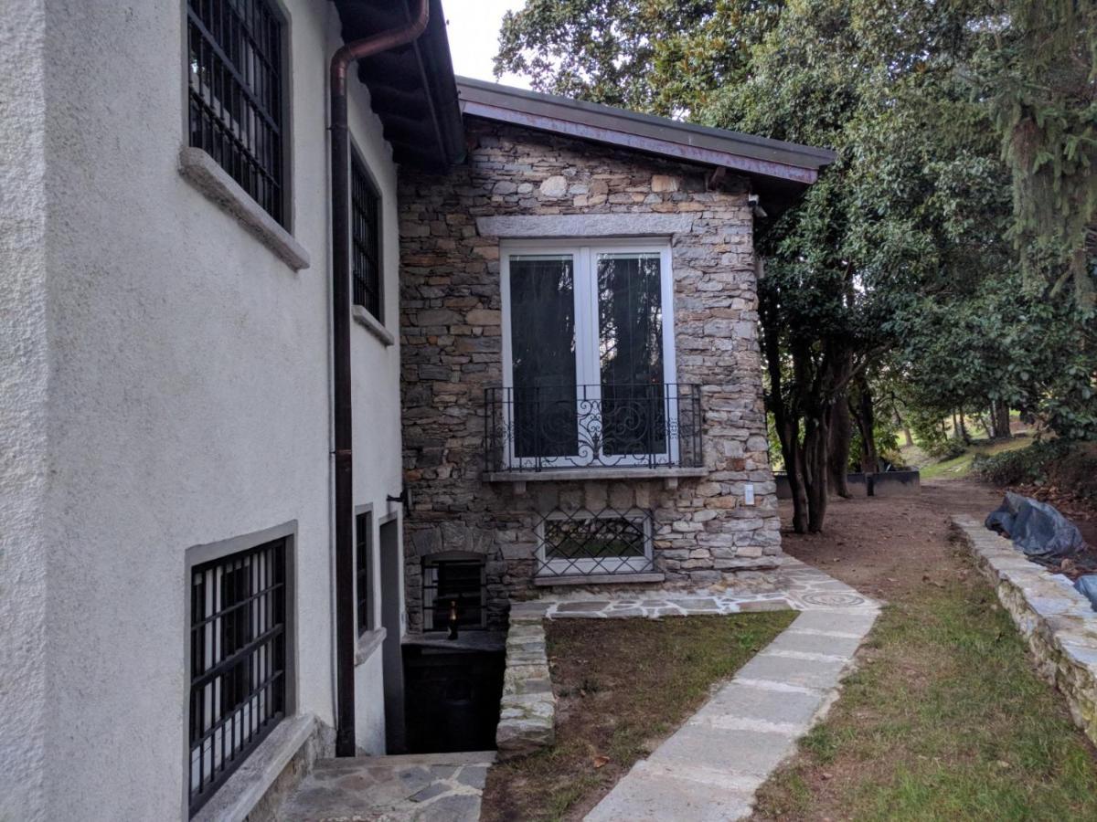 "La Selvetta" Bed And Breakfast Buguggiate Bagian luar foto