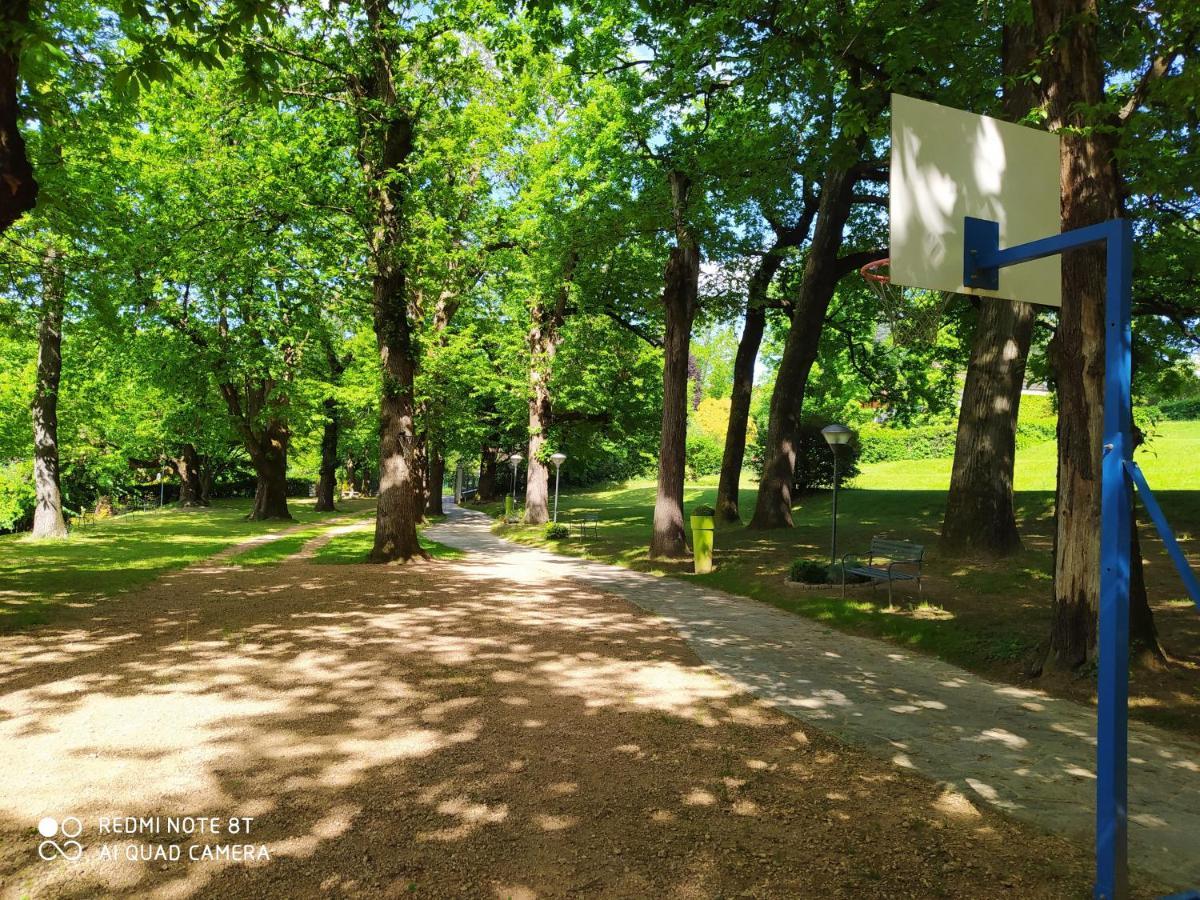 "La Selvetta" Bed And Breakfast Buguggiate Bagian luar foto