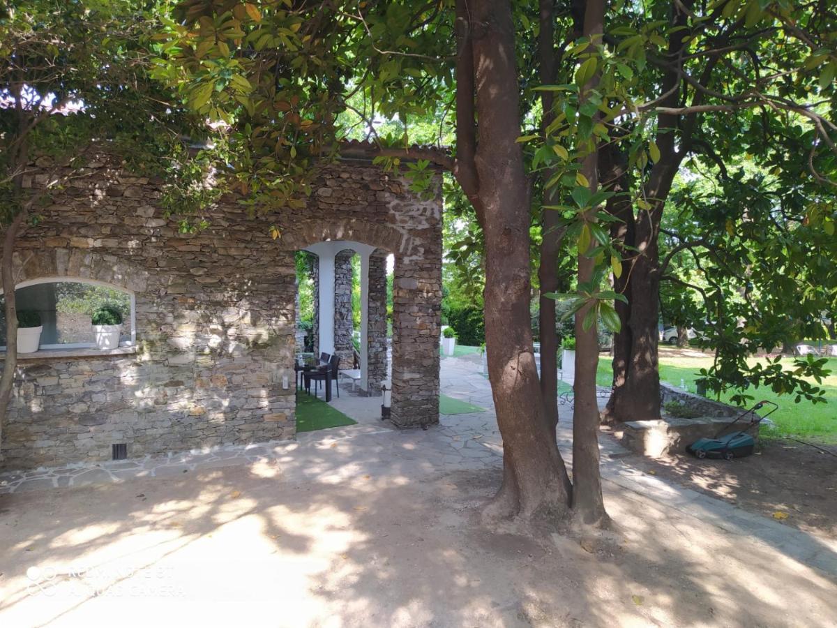 "La Selvetta" Bed And Breakfast Buguggiate Bagian luar foto