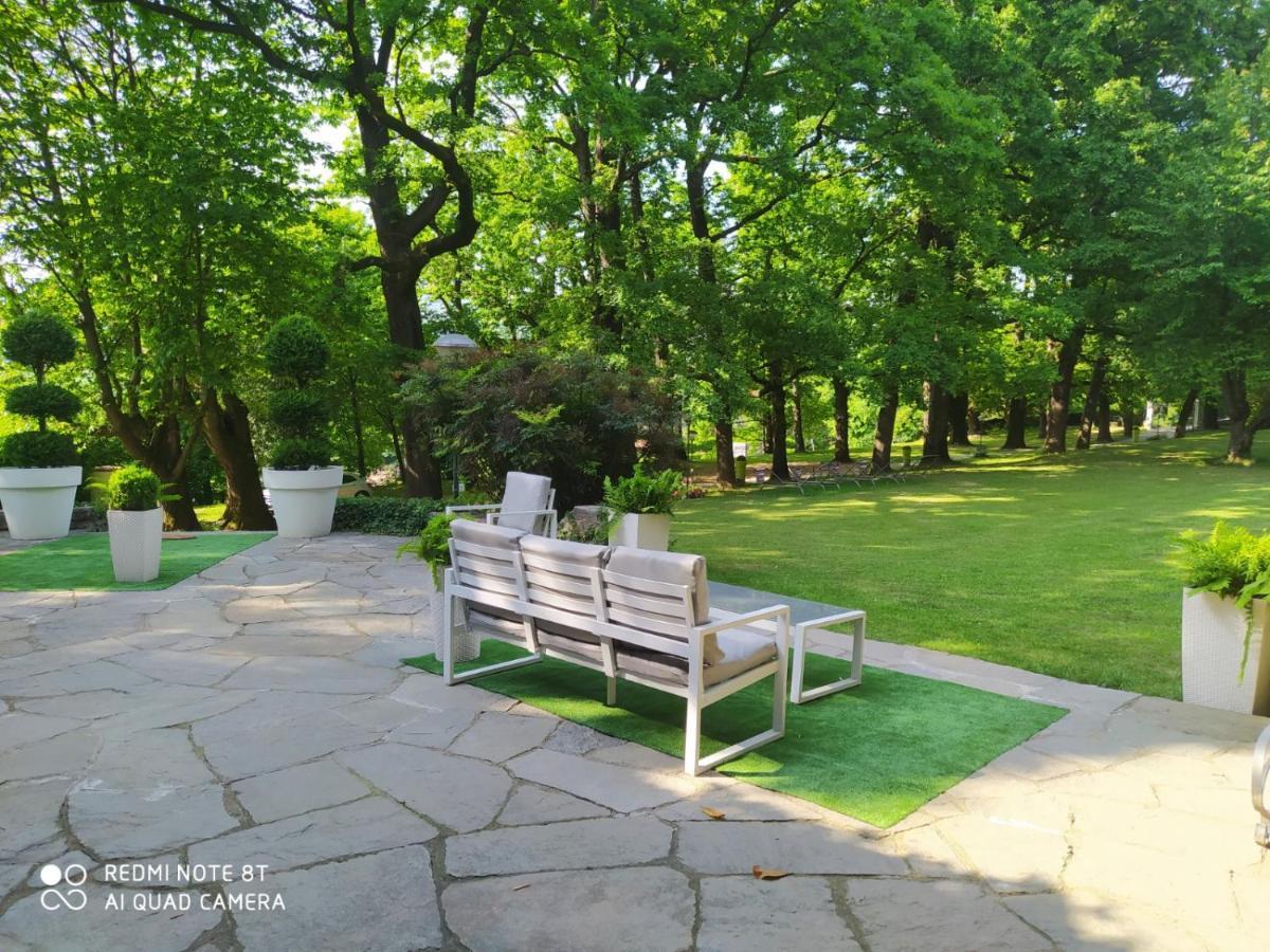 "La Selvetta" Bed And Breakfast Buguggiate Bagian luar foto
